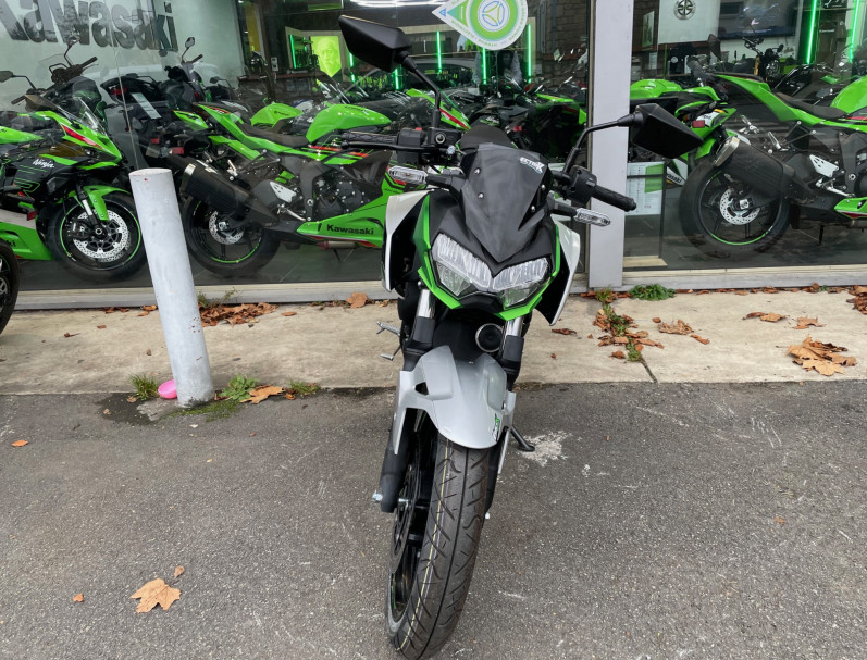 KAWASAKI Ze-1