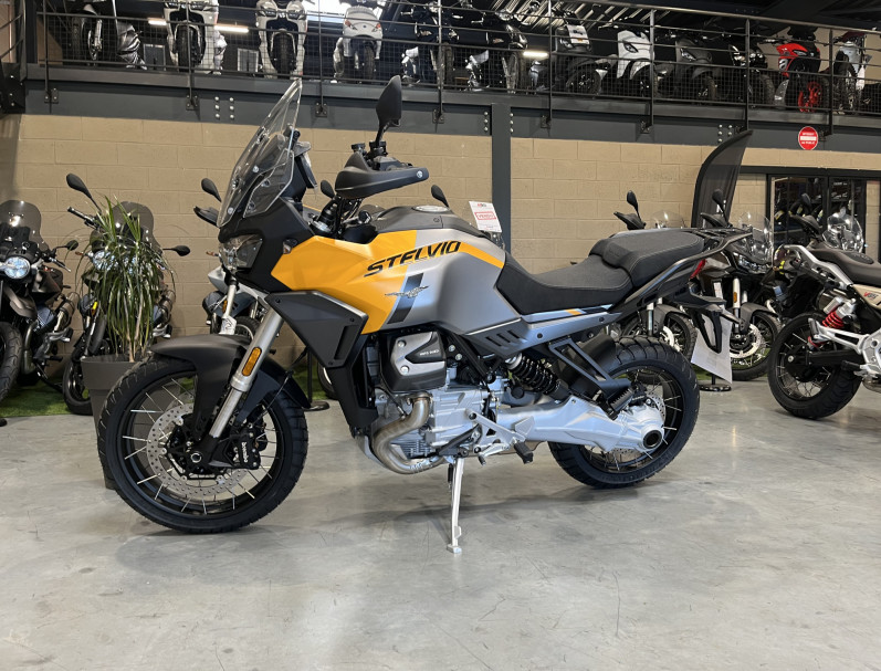 MOTO GUZZI STELVIO
