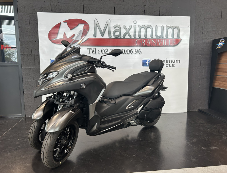 YAMAHA TRICITY 300