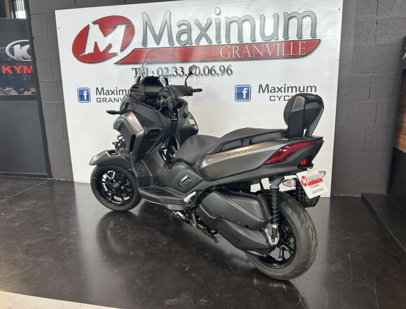 YAMAHA TRICITY 300