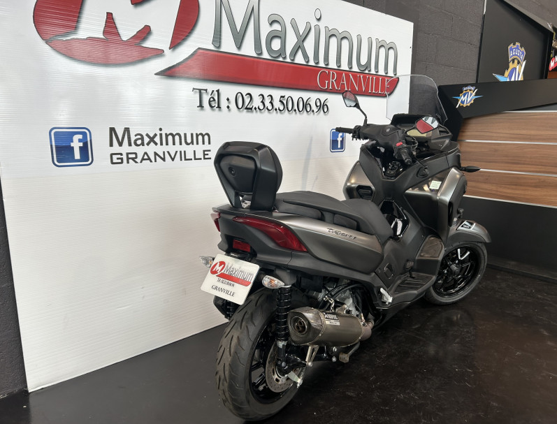 YAMAHA TRICITY 300