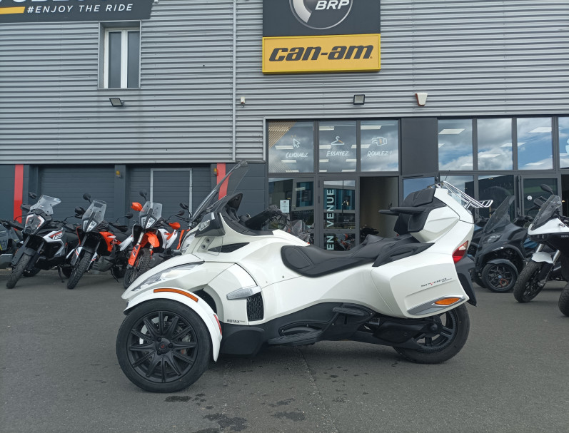 CAN-AM SPYDER RT