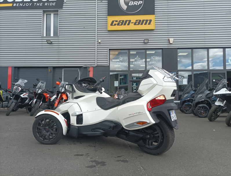 CAN-AM SPYDER RT