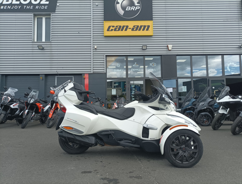 CAN-AM SPYDER RT