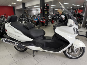 SUZUKI BURGMAN 650 EXECUTIVE 