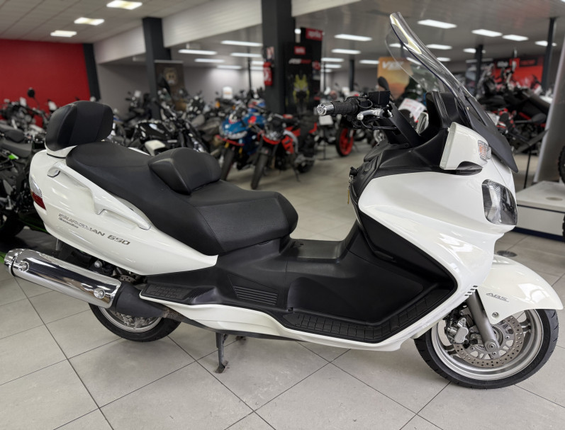 SUZUKI BURGMAN 650 EXECUTIVE 