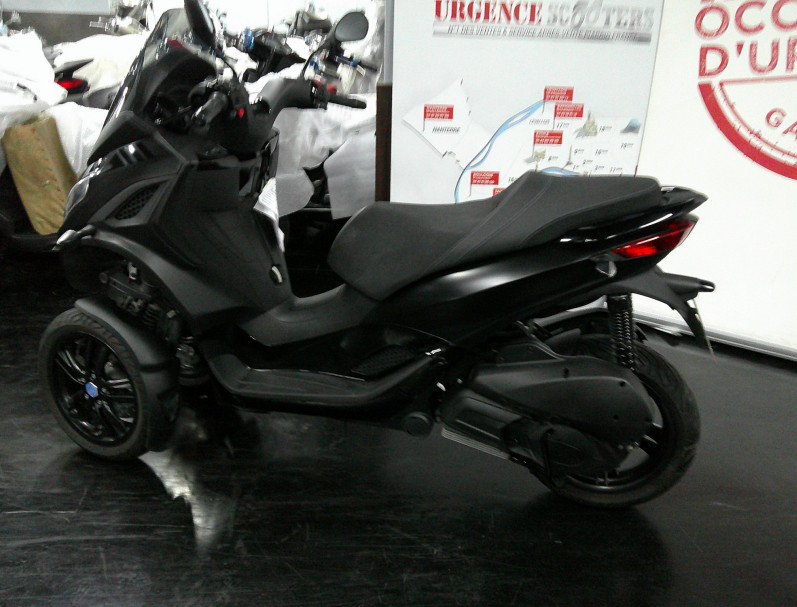 PIAGGIO MP3 300 HPE 2024 7900KM