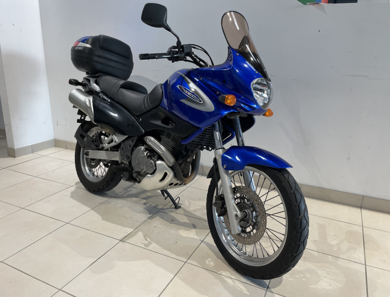 SUZUKI FREEWIND 650 XL