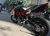 APRILIA DORSODURO 900 ABS NOIR BRIDE A2