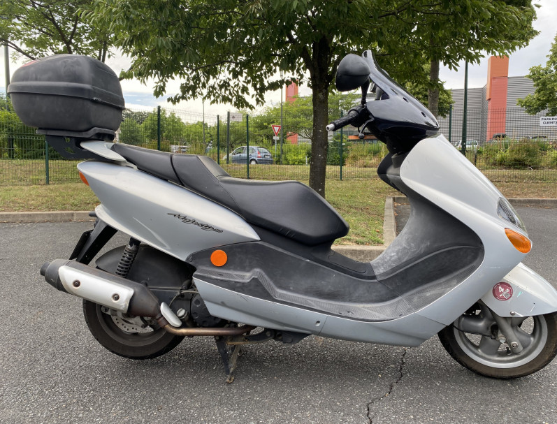 YAMAHA MAJESTY 125