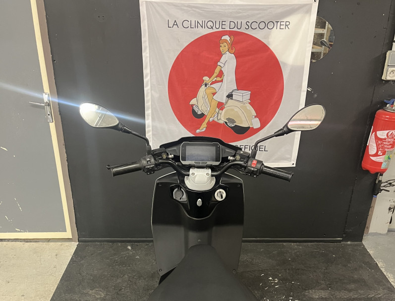 PIAGGIO 1 Electrique GARANTIE 24 MOIS BLANC BRILLANT BON ETAT CRIT