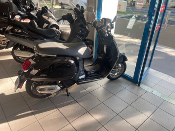 PIAGGIO GTS 125