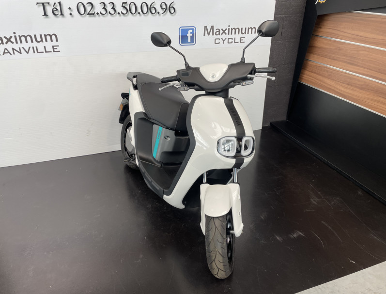 YAMAHA NEO