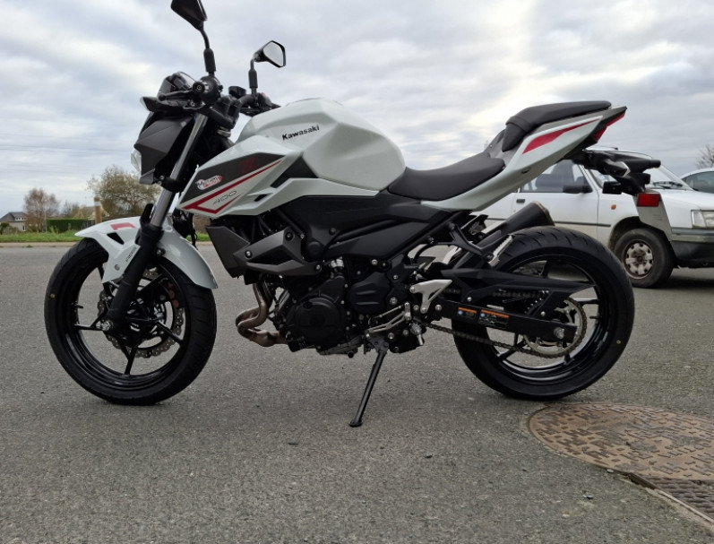 KAWASAKI Z400