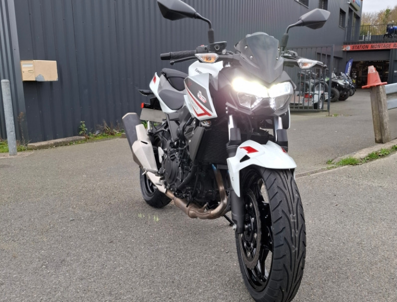 KAWASAKI Z400