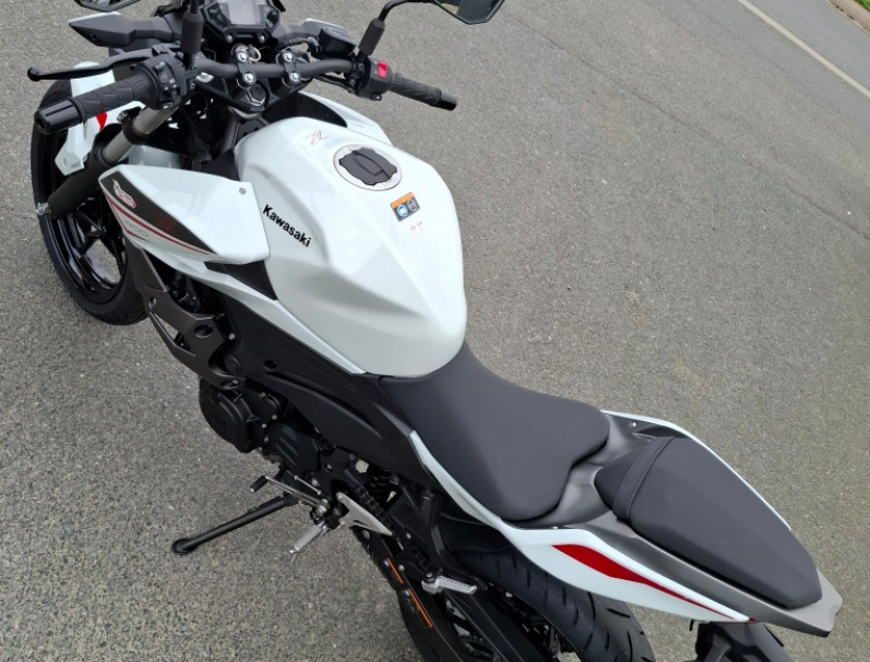 KAWASAKI Z400