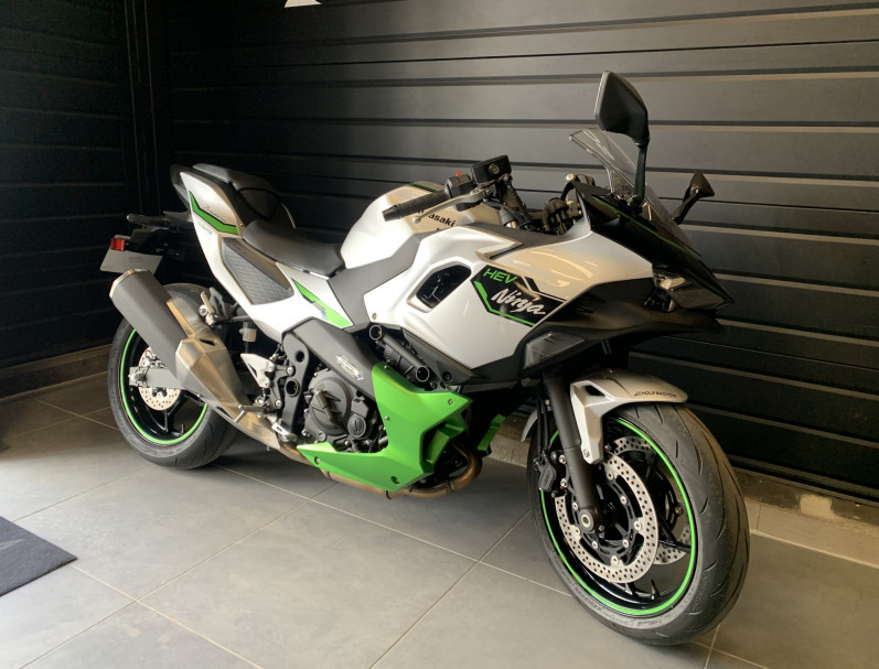 KAWASAKI Ninja 7 Hybrid
