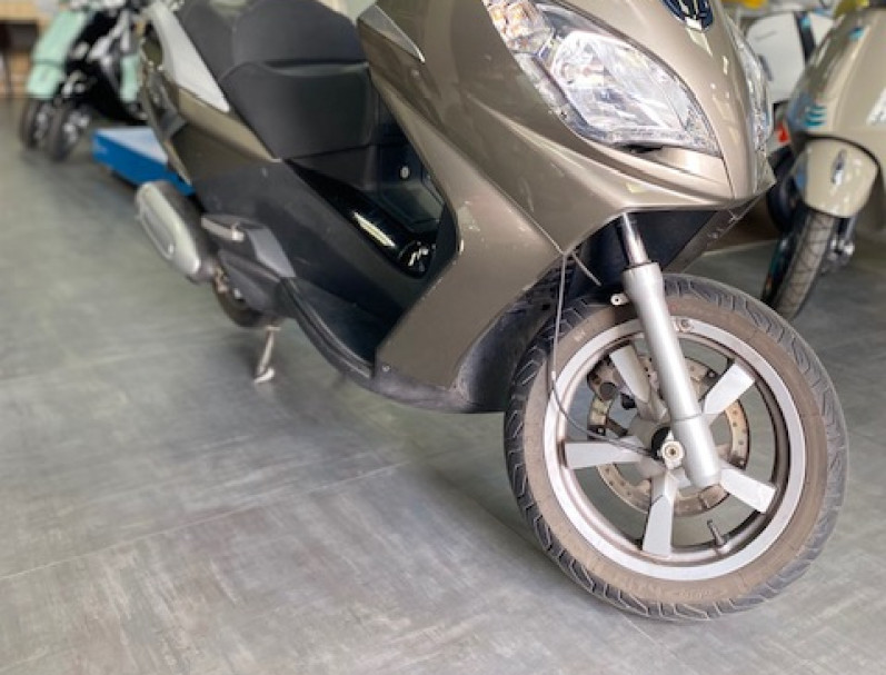 PEUGEOT SATELIS 300I