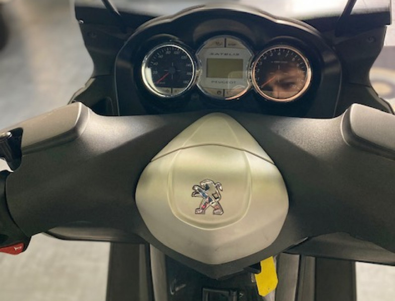 PEUGEOT SATELIS 300I