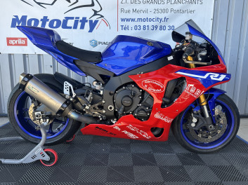 YAMAHA YZF 1000 R1