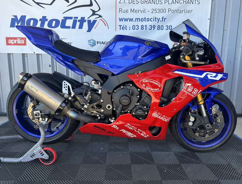 YAMAHA YZF 1000 R1