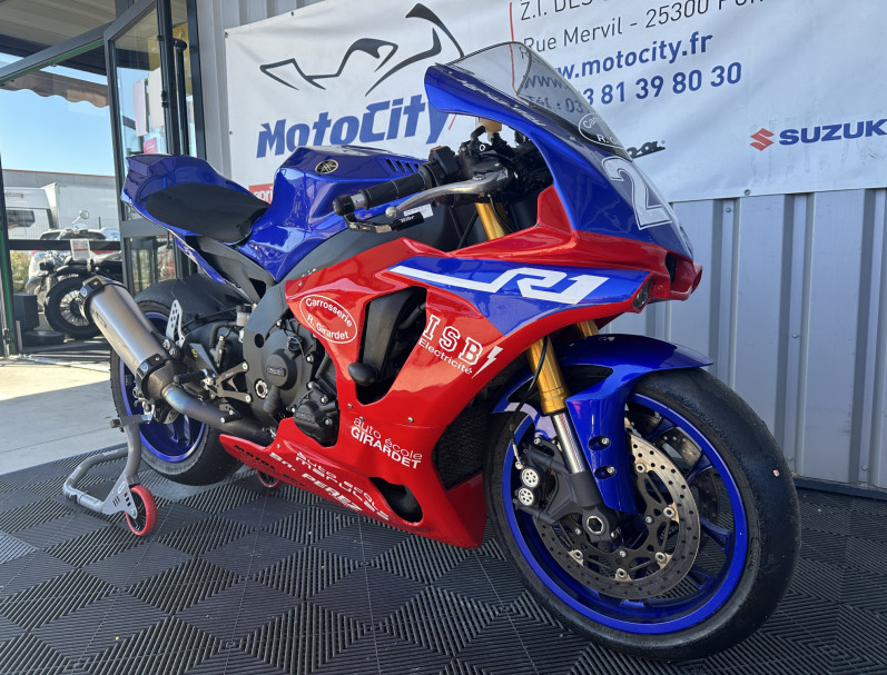 YAMAHA YZF 1000 R1