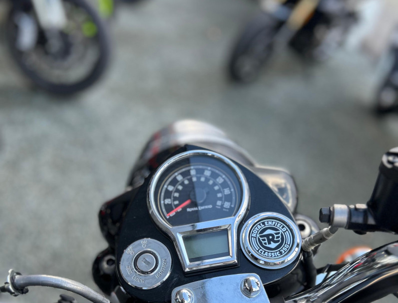 ROYAL ENFIELD CLASSIC 350 HALCYON BLACK