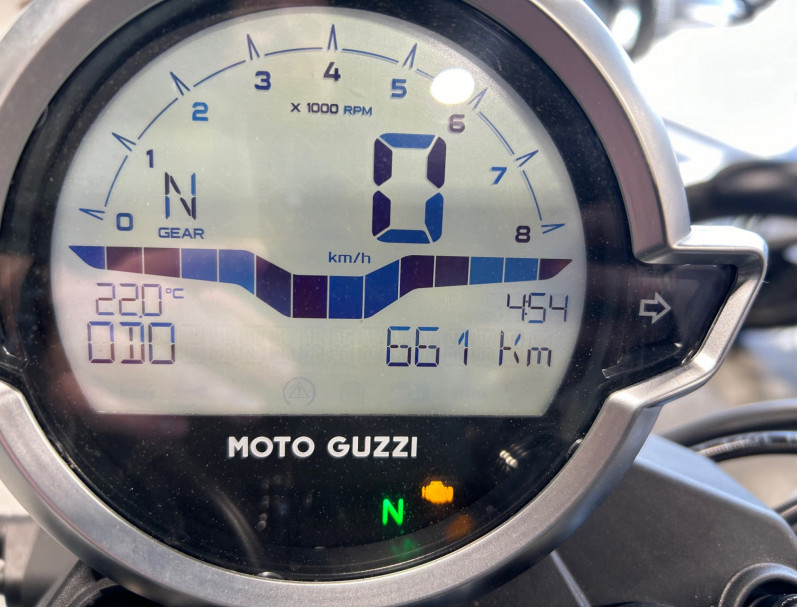 MOTO GUZZI V7 STONE