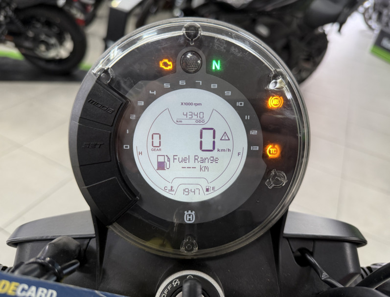 HUSQVARNA SVARTPILEN 701 RABAISSEE