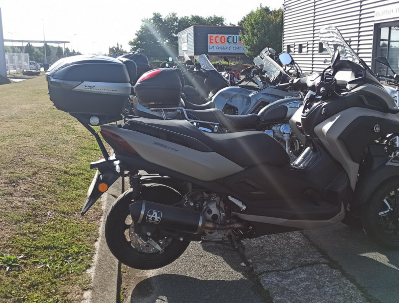 YAMAHA TRICITY 300