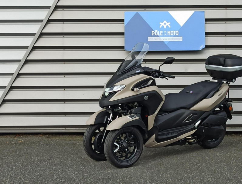 YAMAHA TRICITY 300