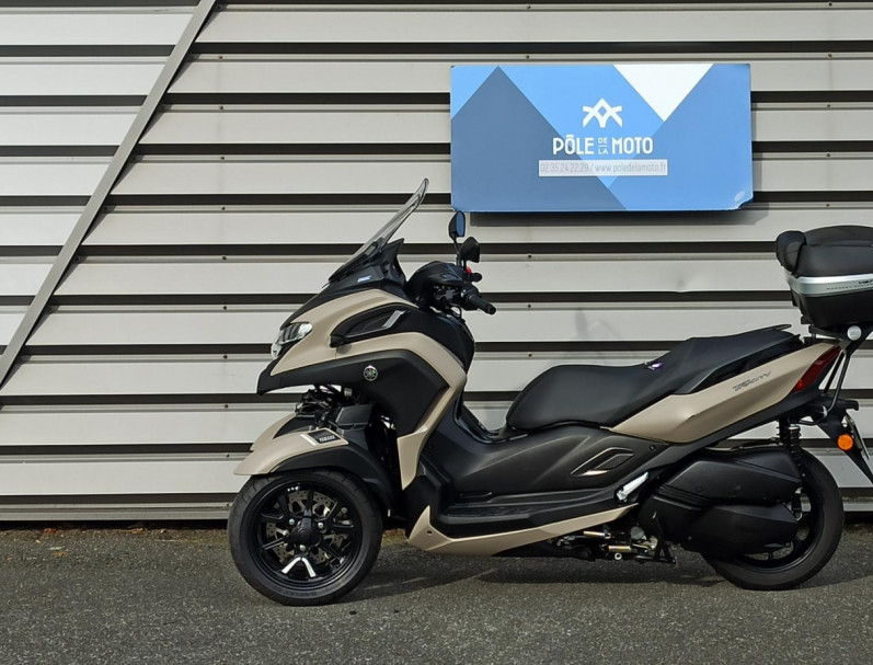 YAMAHA TRICITY 300