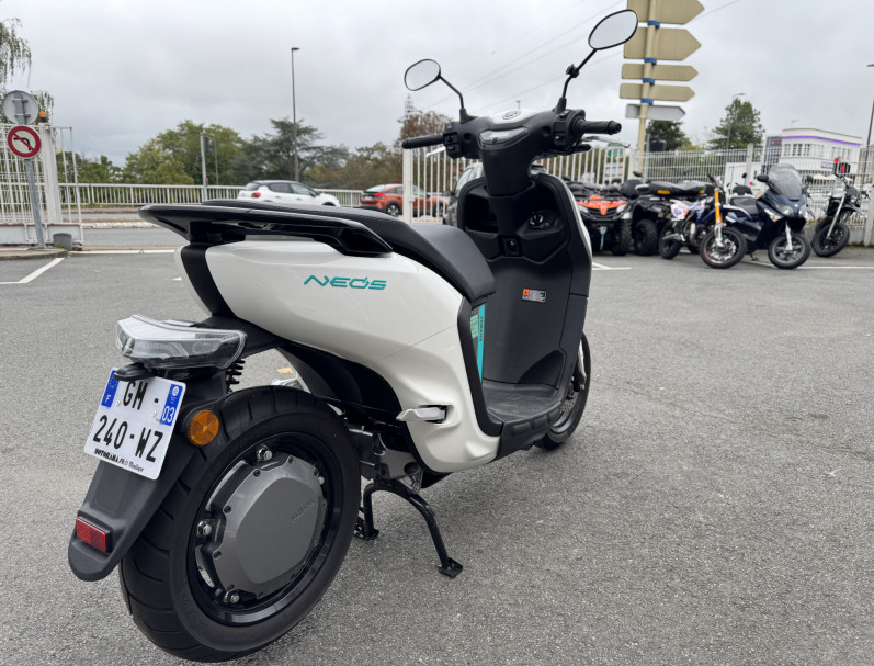 YAMAHA NEO