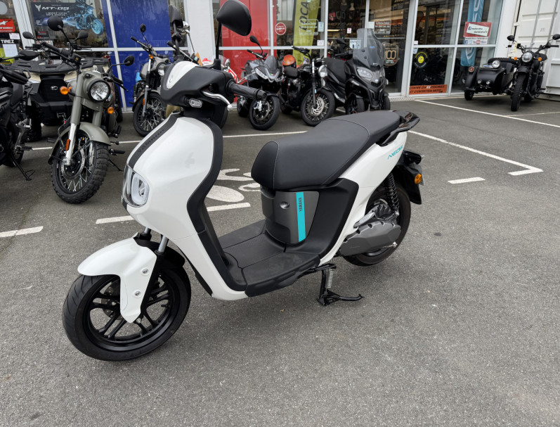 YAMAHA NEO