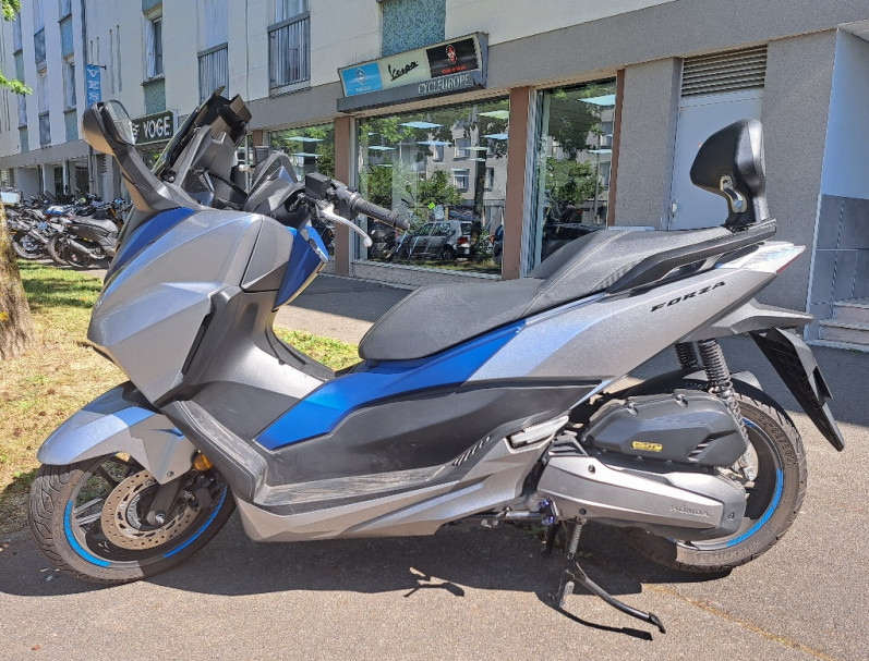 HONDA FORZA NSS 125 ABS – ÉTAT EXCEPTIONNEL / possible 700€ x 4fois CB