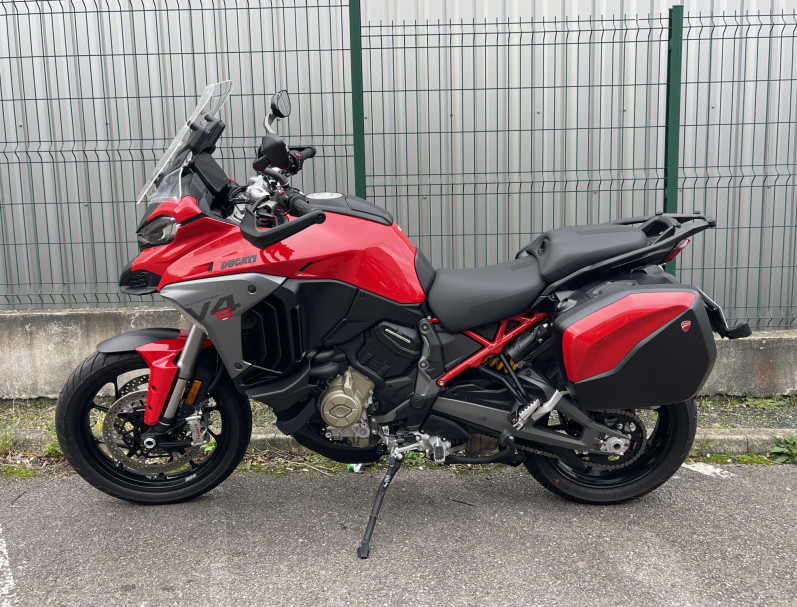 DUCATI MULTISTRADA V4 S TRAVEL RADAR