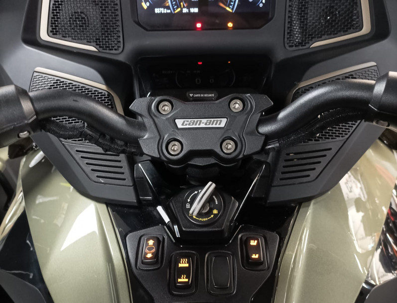 CAN-AM SPYDER RT SEA TO SKY 
