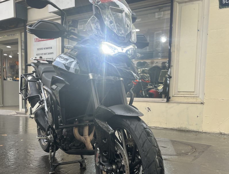 TRIUMPH Tiger 900 GT NOIR - 1ER MAIN
