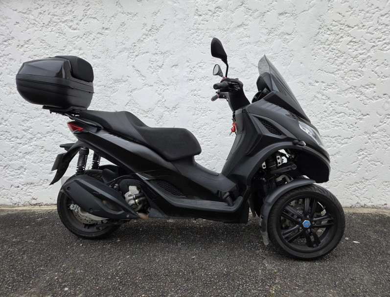 PIAGGIO MP3 300 HPE ABS ASR  DEEP BLACK EURO5