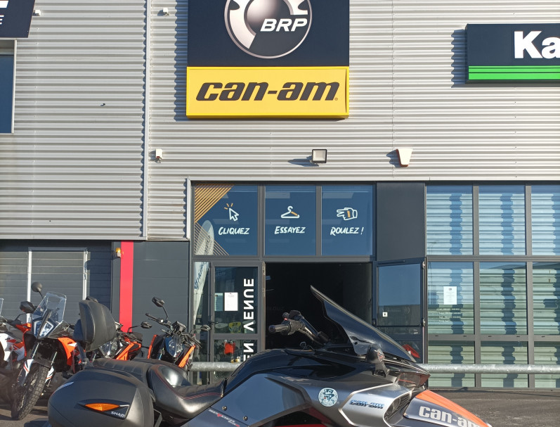CAN-AM SPYDER F3