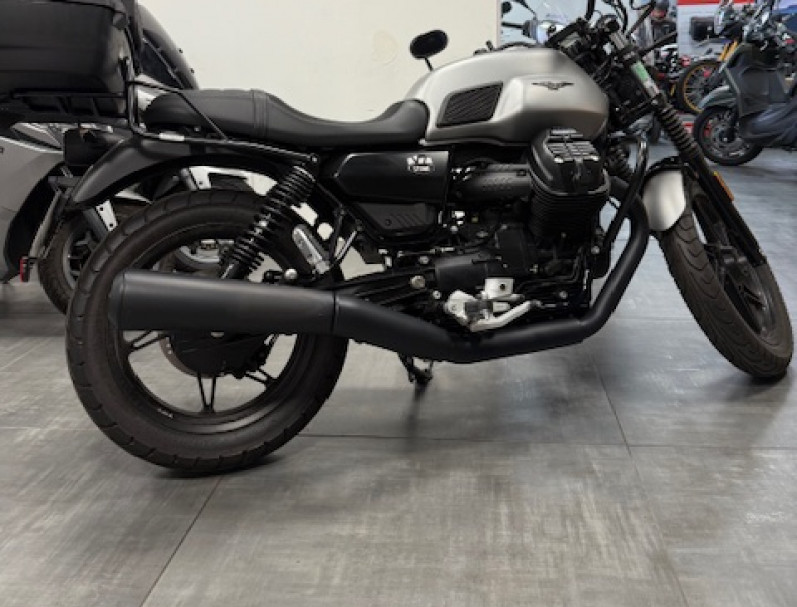 MOTO GUZZI V7 STONE III