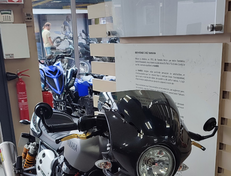 YAMAHA XJR 1300 RACER