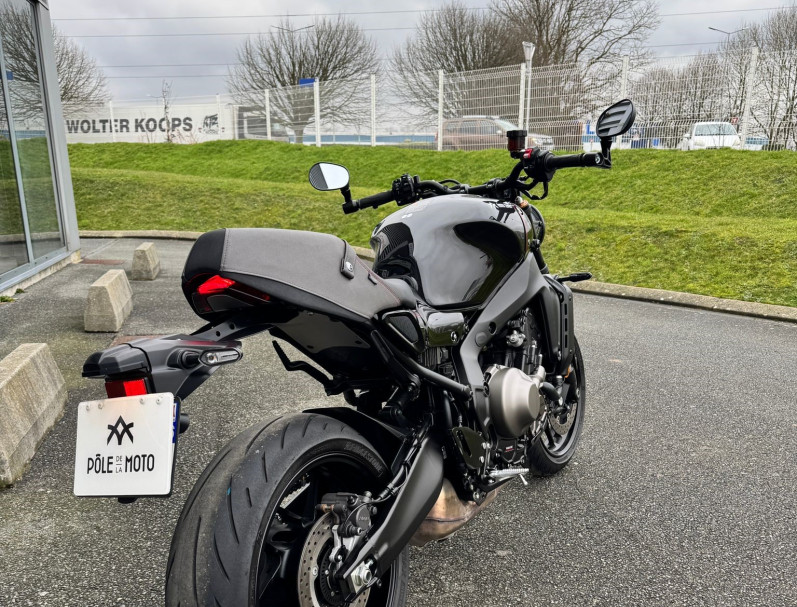 YAMAHA XSR 900