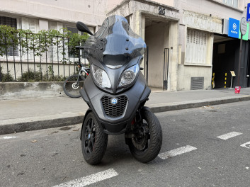 PIAGGIO MP3 350 ABS/ASR SPORT GARANTIE 6 MOIS BON ETAT NOIR MAT CRIT