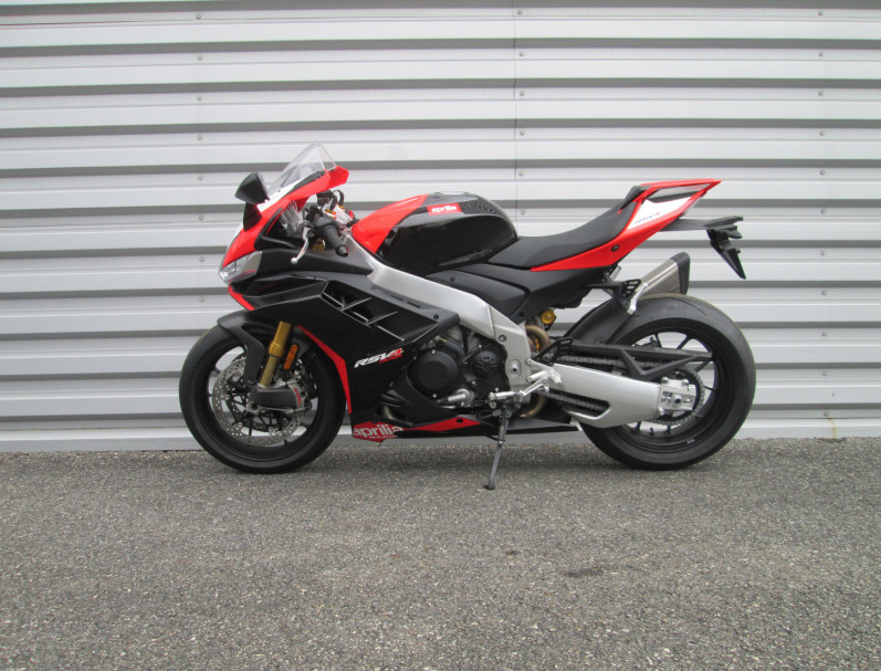 APRILIA RSV4 1100 FACTORY - SBK 09