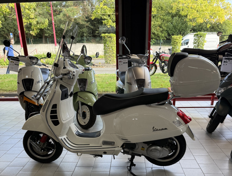 VESPA GTS 300 