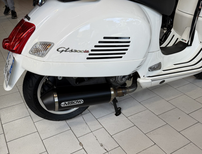 VESPA GTS 300 