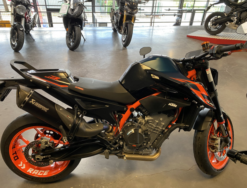 KTM 890 DUKE R