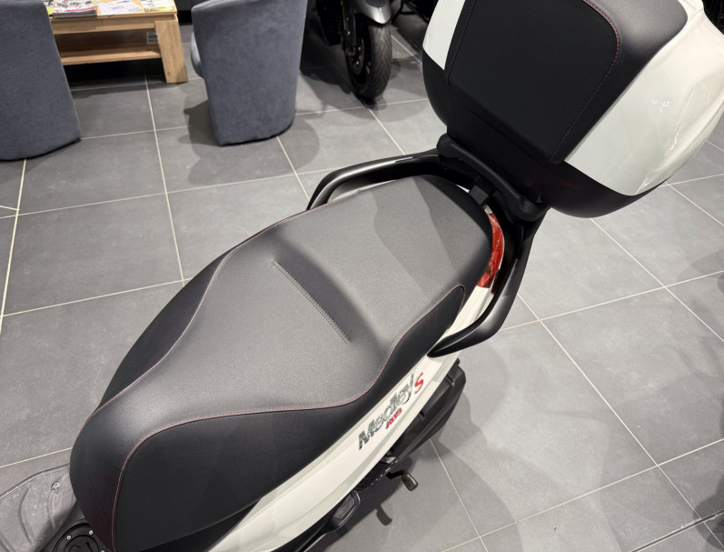 PIAGGIO MEDLEY 125 S / Garantie 