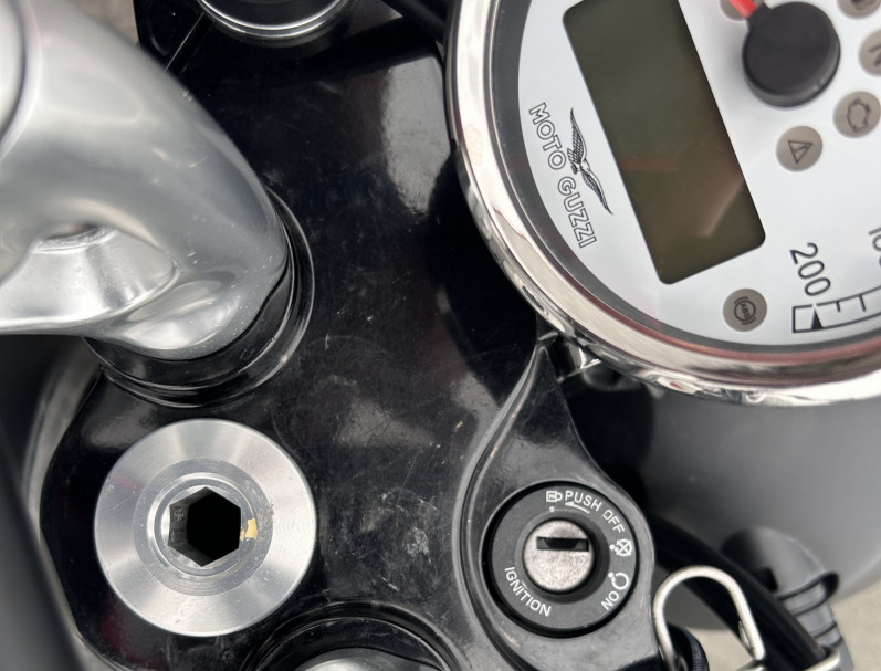 MOTO GUZZI V9 BOBBER